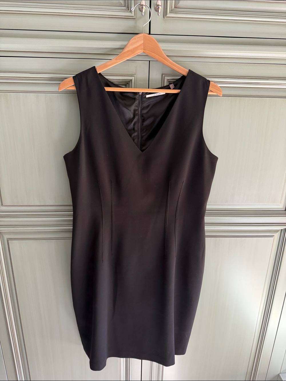 T Tahari Black V-Neck Midi Sheath Dress
